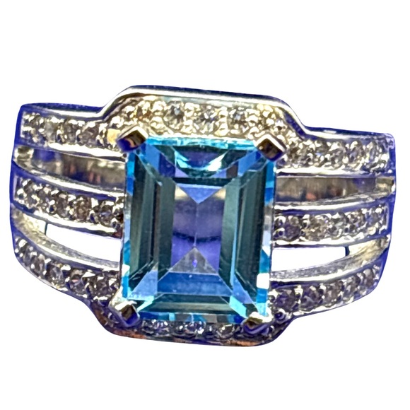 Elegant Silver and Blue Gemstone Ring 925 sterling silver Size 8 - Picture 1 of 3